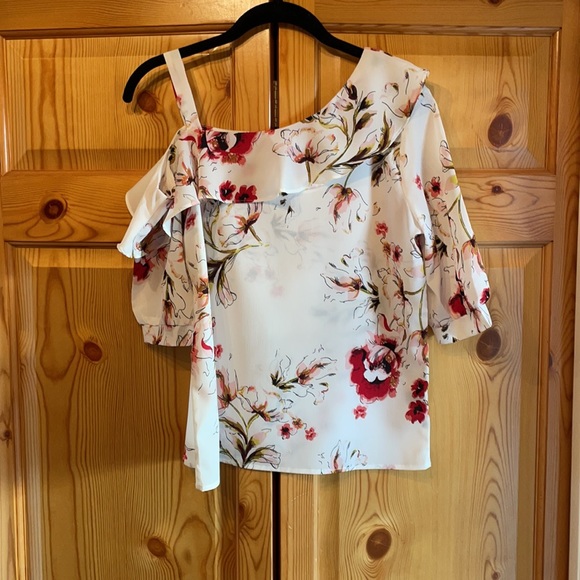 Asymmetrical Ruffle Neck Floral Top (Sm) - Picture 2 of 3